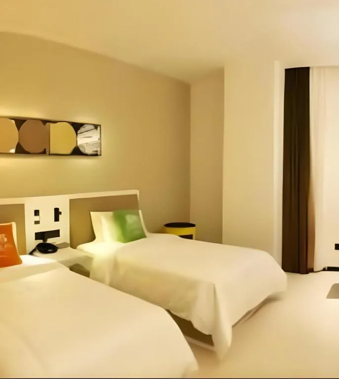 Bed in ibis Styles Kunming Nanping Hotel