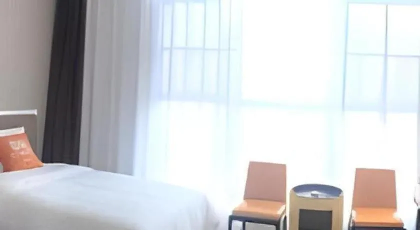 Bed in ibis Styles Kunming Nanping Hotel