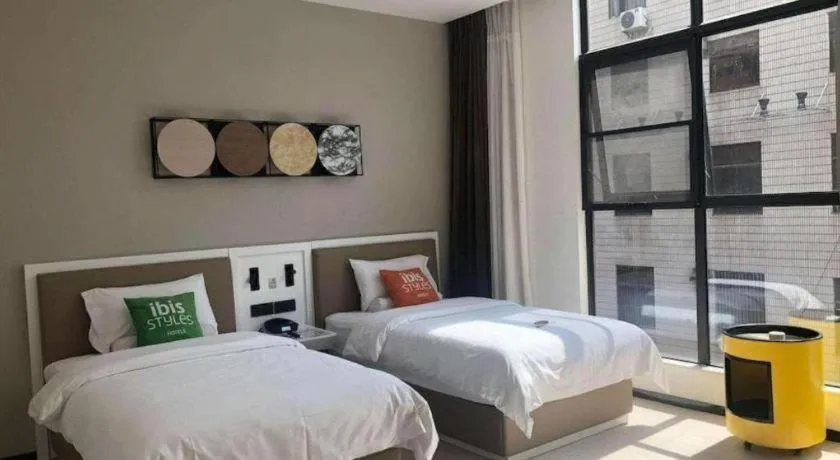 Bed in ibis Styles Kunming Nanping Hotel