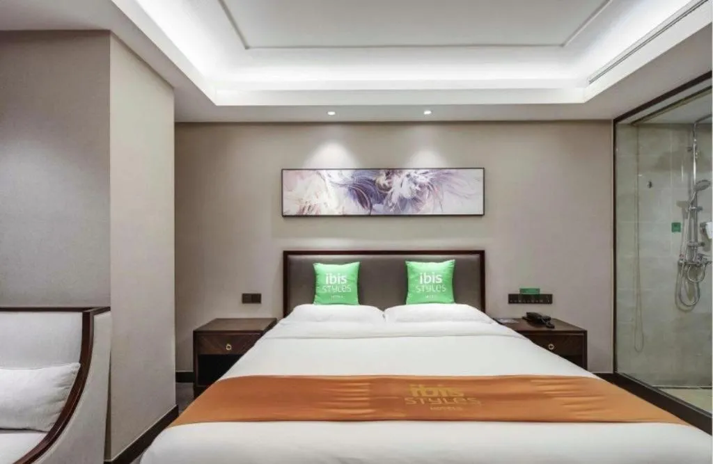 Bed in ibis Styles Nanjing Qilin Gate Hotel