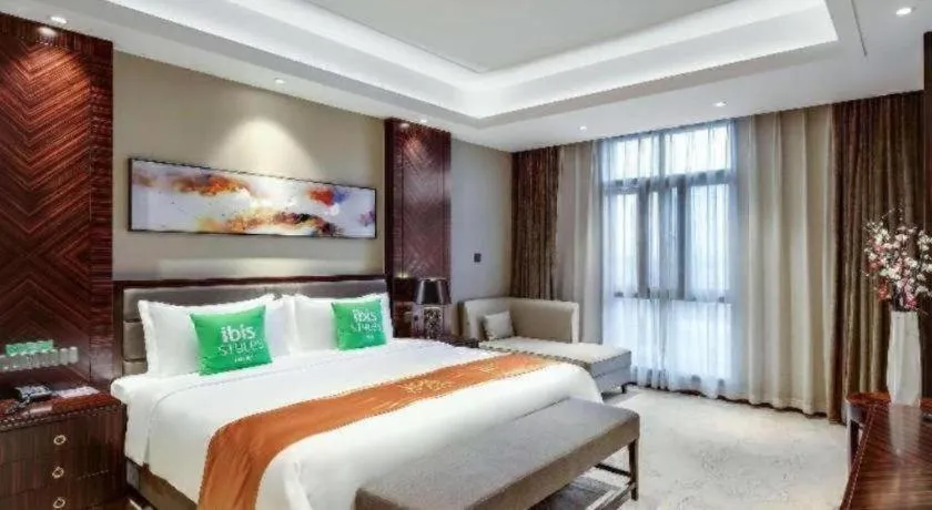 Bed in ibis Styles Nanjing Qilin Gate Hotel