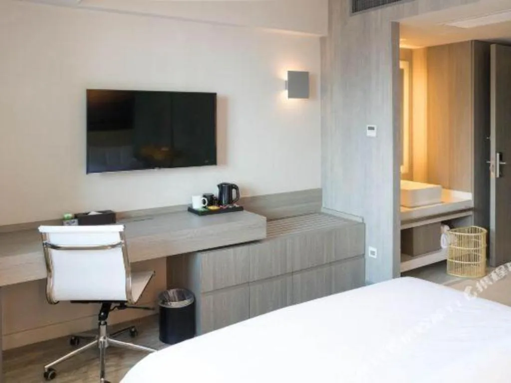 Bed in Jinjiang Metropolo Hotel - Hangzhou Xiasha