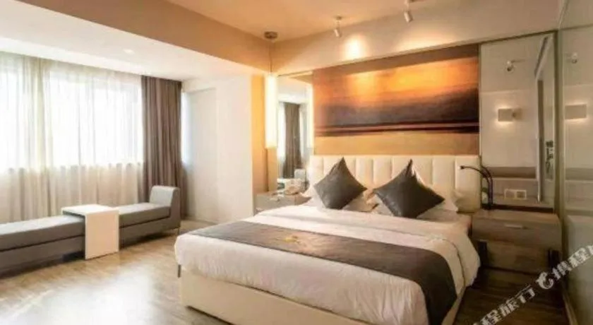 Bed in Jinjiang Metropolo Hotel - Hangzhou Xiasha