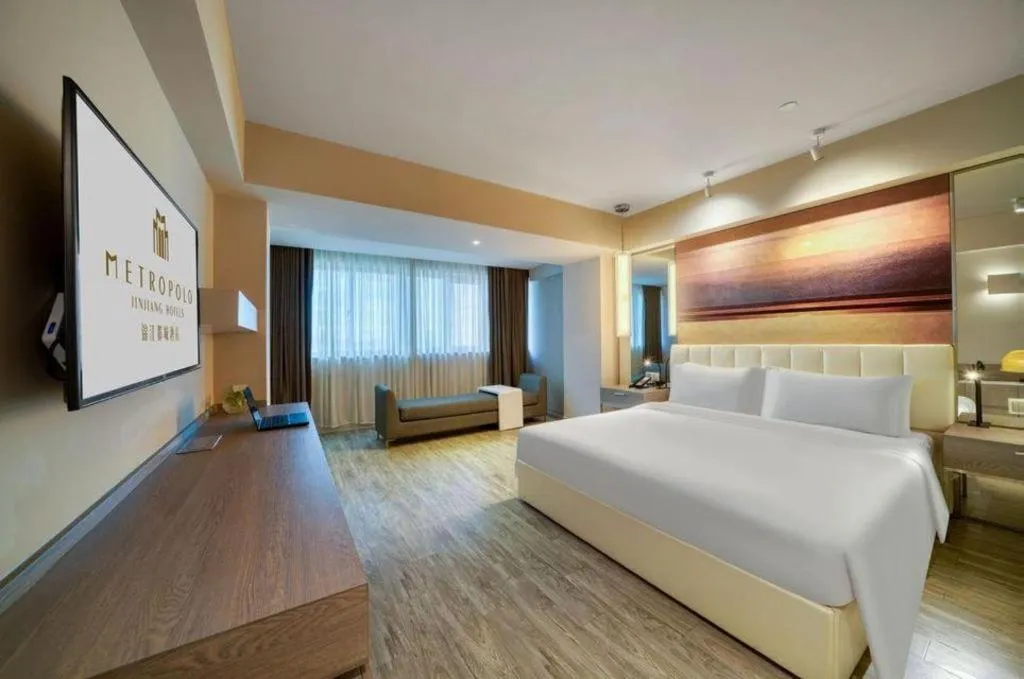 Bed in Jinjiang Metropolo Hotel - Hangzhou Xiasha