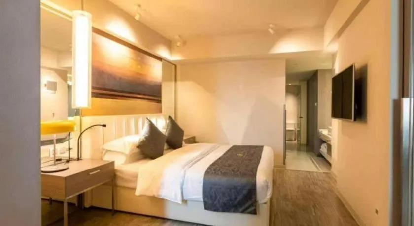 Bed in Jinjiang Metropolo Hotel - Hangzhou Xiasha