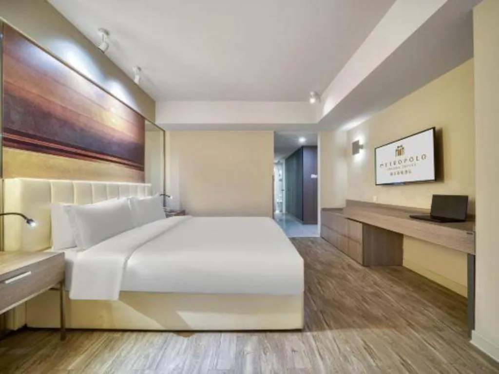 Bed in Jinjiang Metropolo Hotel - Hangzhou Xiasha