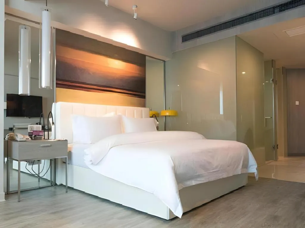 Bed in Jinjiang Metropolo Hotel - Hangzhou Xiasha