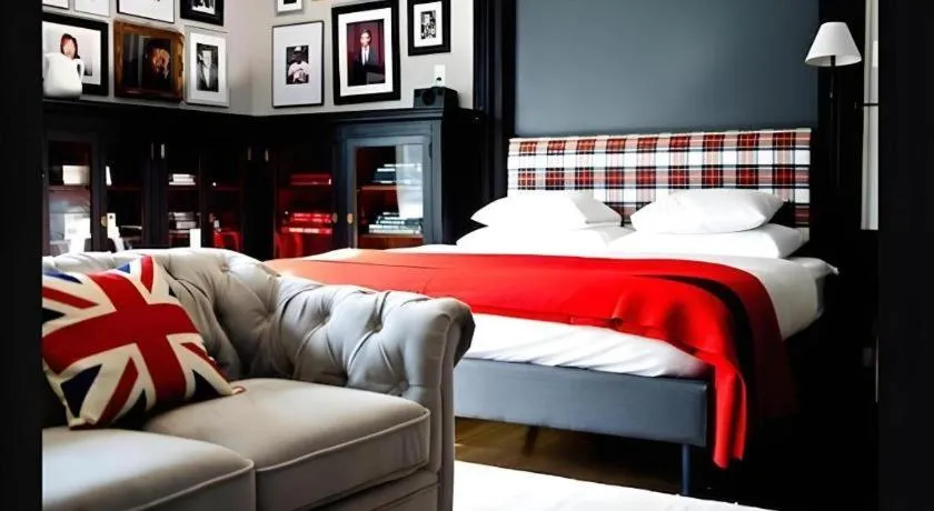 Bed in The George Montclair