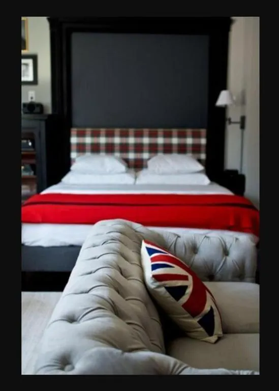 Bed in The George Montclair