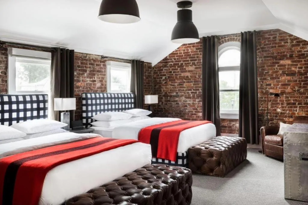 Bed in The George Montclair