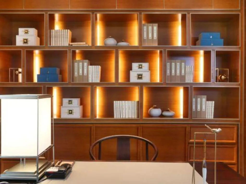 Bed in Fortune Grove Hotel Beijing