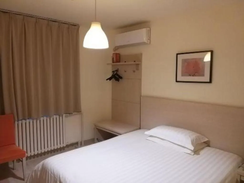 Bed in Jinjiang Inn Zibo People's Park Liuquan Road