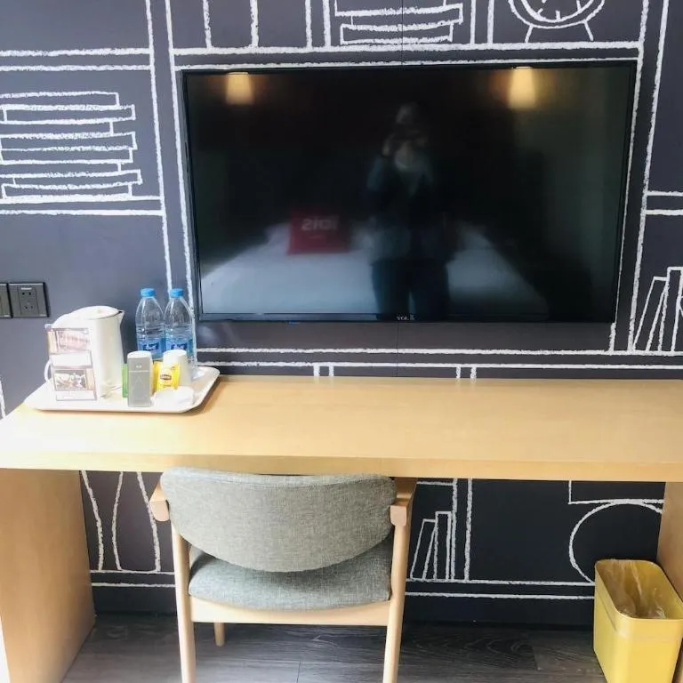 ibis Chengdu East Railway Station Hotel