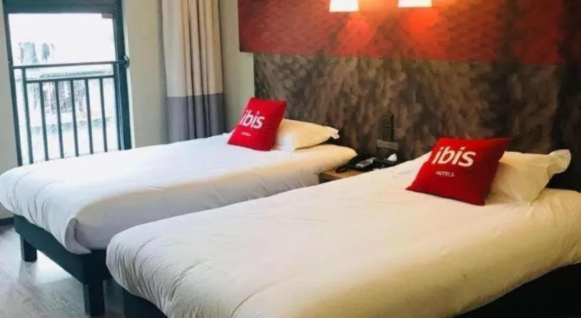 Bed in ibis Chengdu East Railway Station Hotel