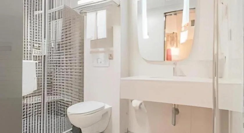 ibis Chengdu East Railway Station Hotel