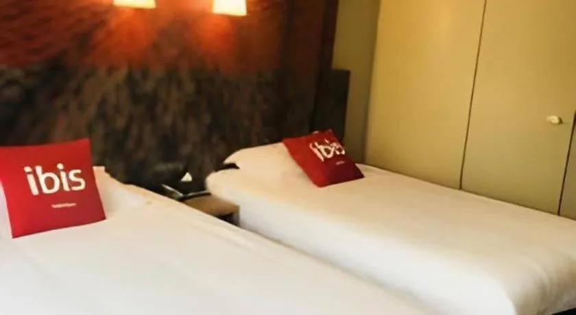 Bed in ibis Chengdu East Railway Station Hotel