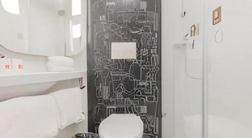 ibis Chengdu East Railway Station Hotel