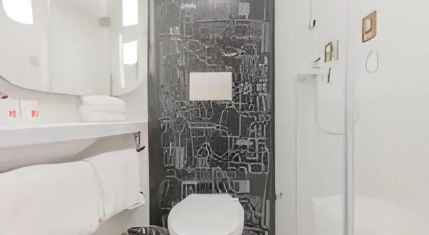 ibis Chengdu East Railway Station Hotel