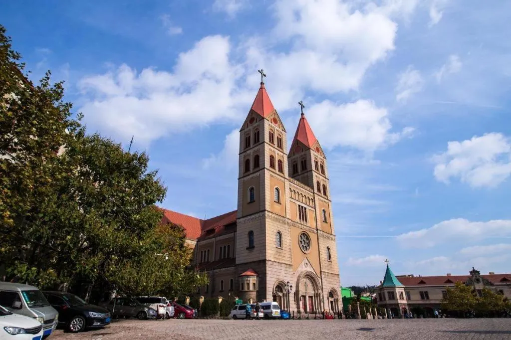 7 Days Premium Qingdao Keji Street Taishan Road Metro Station