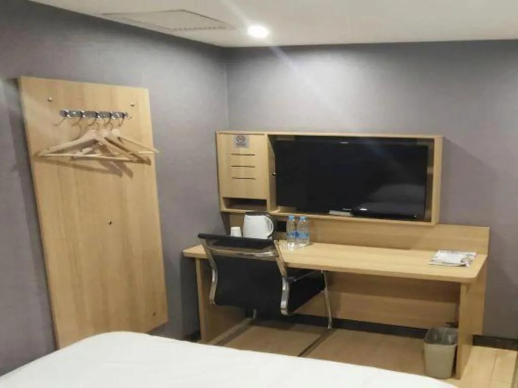 Bed in 7 Days Premium Qingdao Keji Street Taishan Road Metro Station