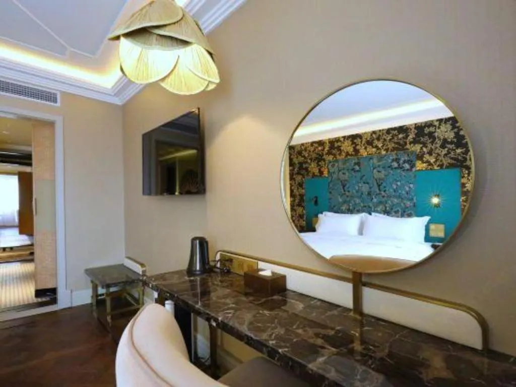 Jinjiang Metropolo Shanghai Xujiahui Nanhuating Hotel