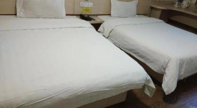 Bed in 7 Days Inn Lvliang Bus Terminal