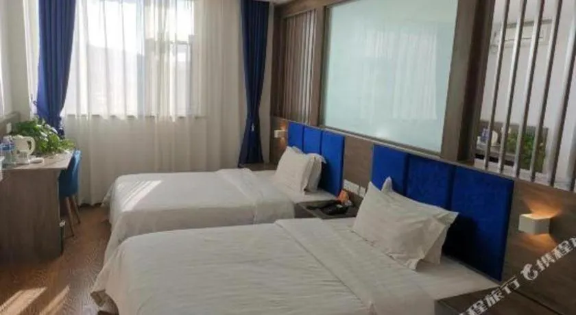 Bed in 7 Days Inn Lvliang Bus Terminal