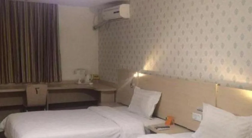 Bed in 7 Days Inn Lvliang Bus Terminal