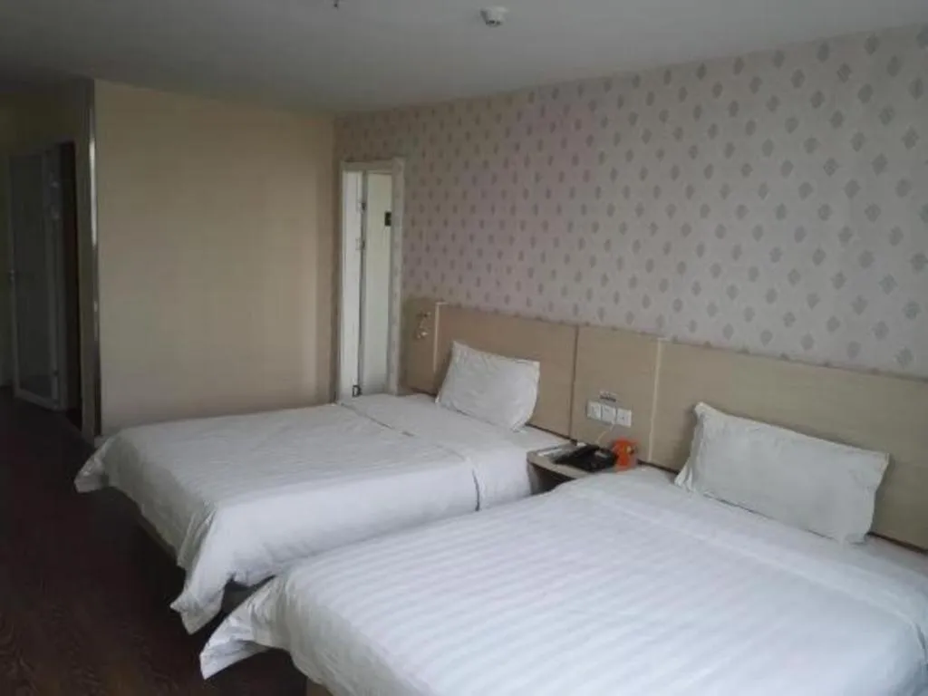 Bed in 7 Days Inn Lvliang Bus Terminal