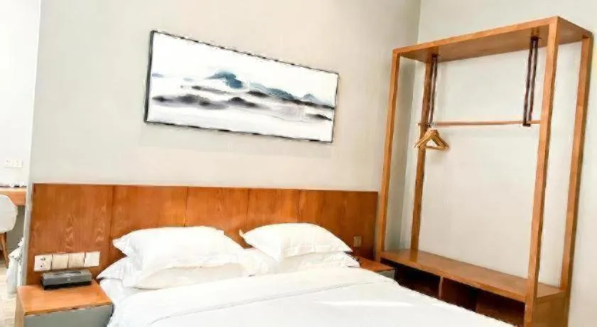 Bed in H Life Hotel (Shenzhen Sea World Branch)