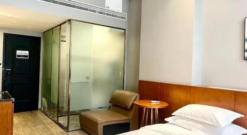 Bed in H Life Hotel (Shenzhen Sea World Branch)