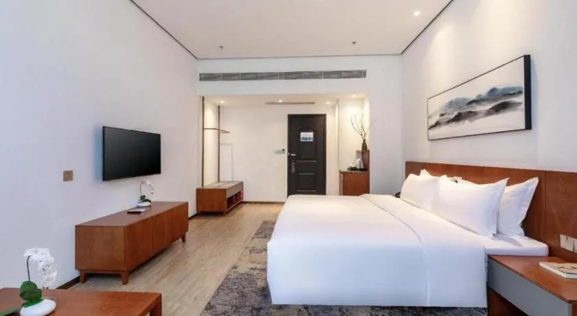 Bed in H Life Hotel (Shenzhen Sea World Branch)