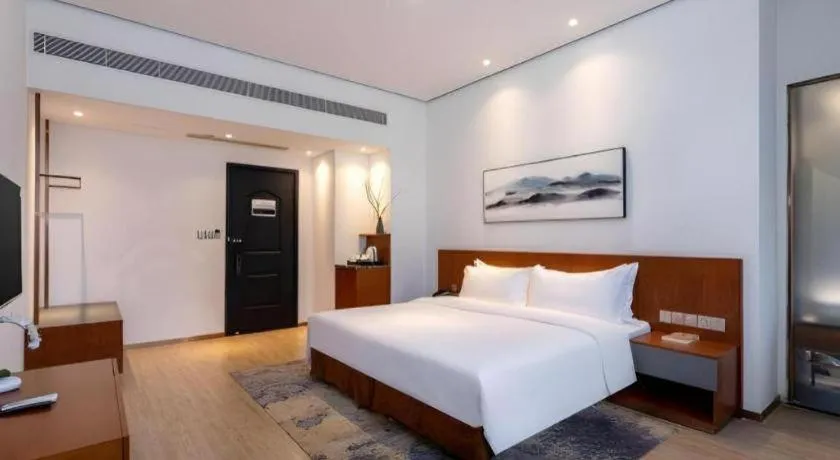 Bed in H Life Hotel (Shenzhen Sea World Branch)