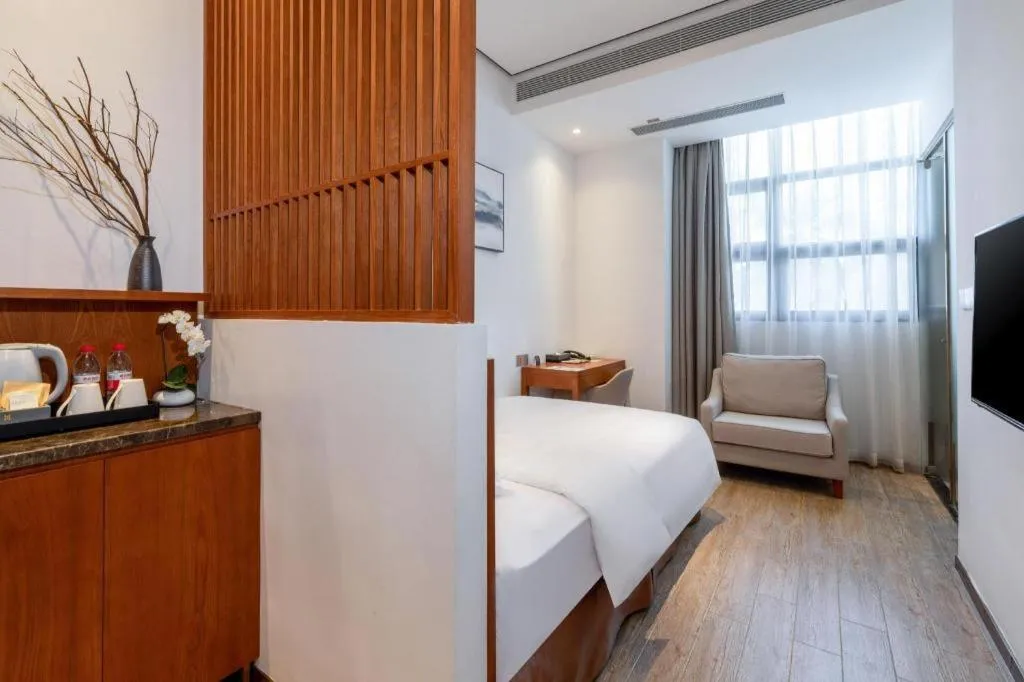 Bed in H Life Hotel (Shenzhen Sea World Branch)