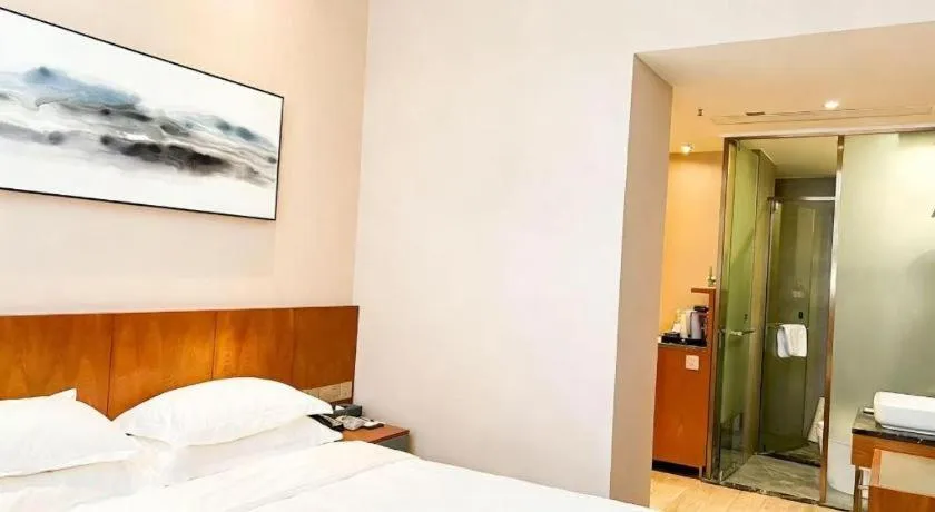 Bed in H Life Hotel (Shenzhen Sea World Branch)