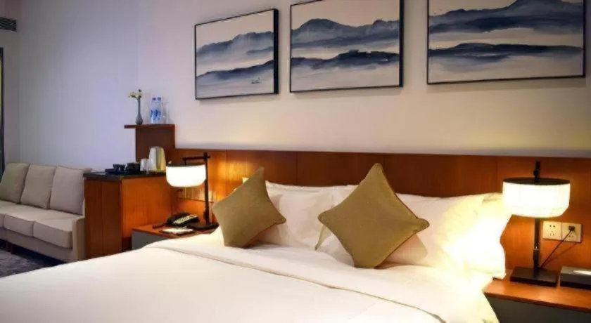 Bed in H Life Hotel (Shenzhen Sea World Branch)