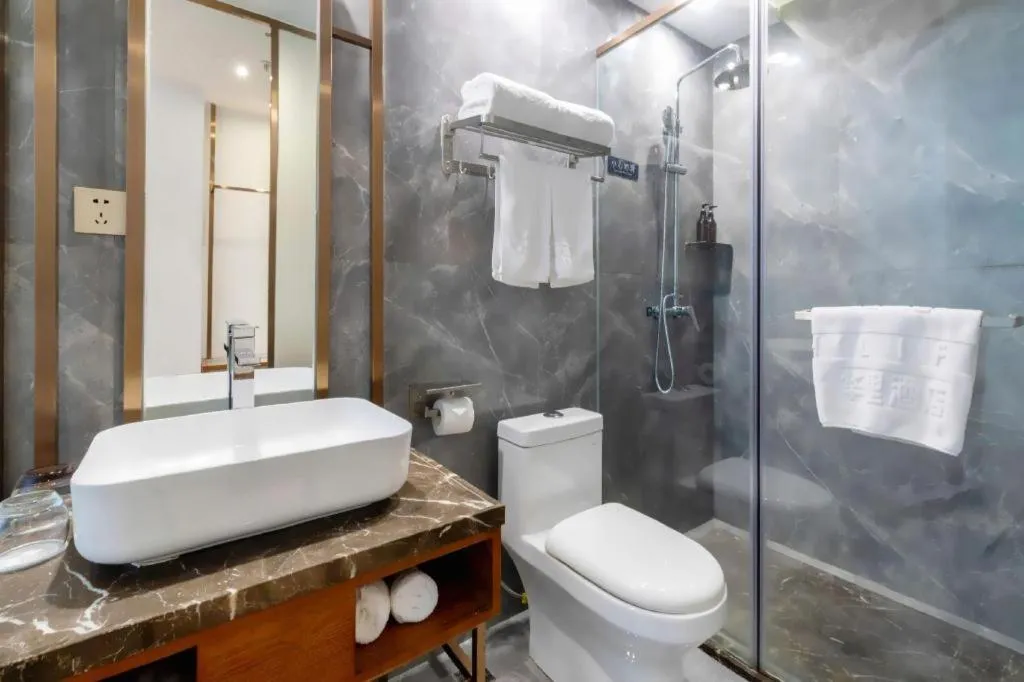 H Life Hotel (Shenzhen Sea World Branch)