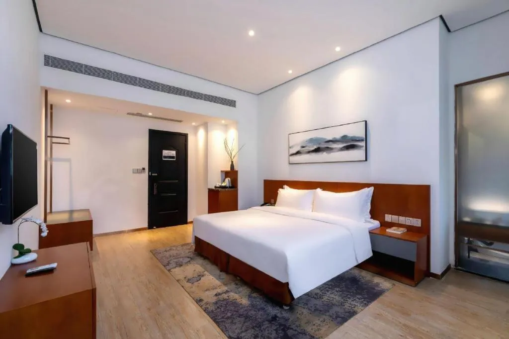 Bed in H Life Hotel (Shenzhen Sea World Branch)