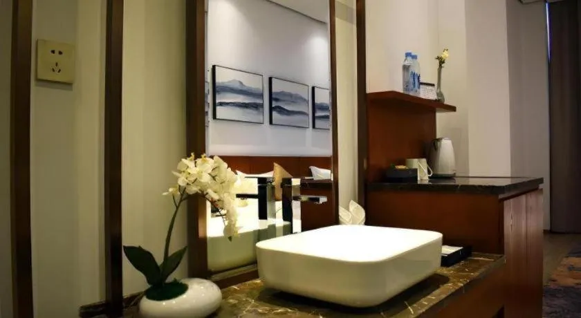 H Life Hotel (Shenzhen Sea World Branch)