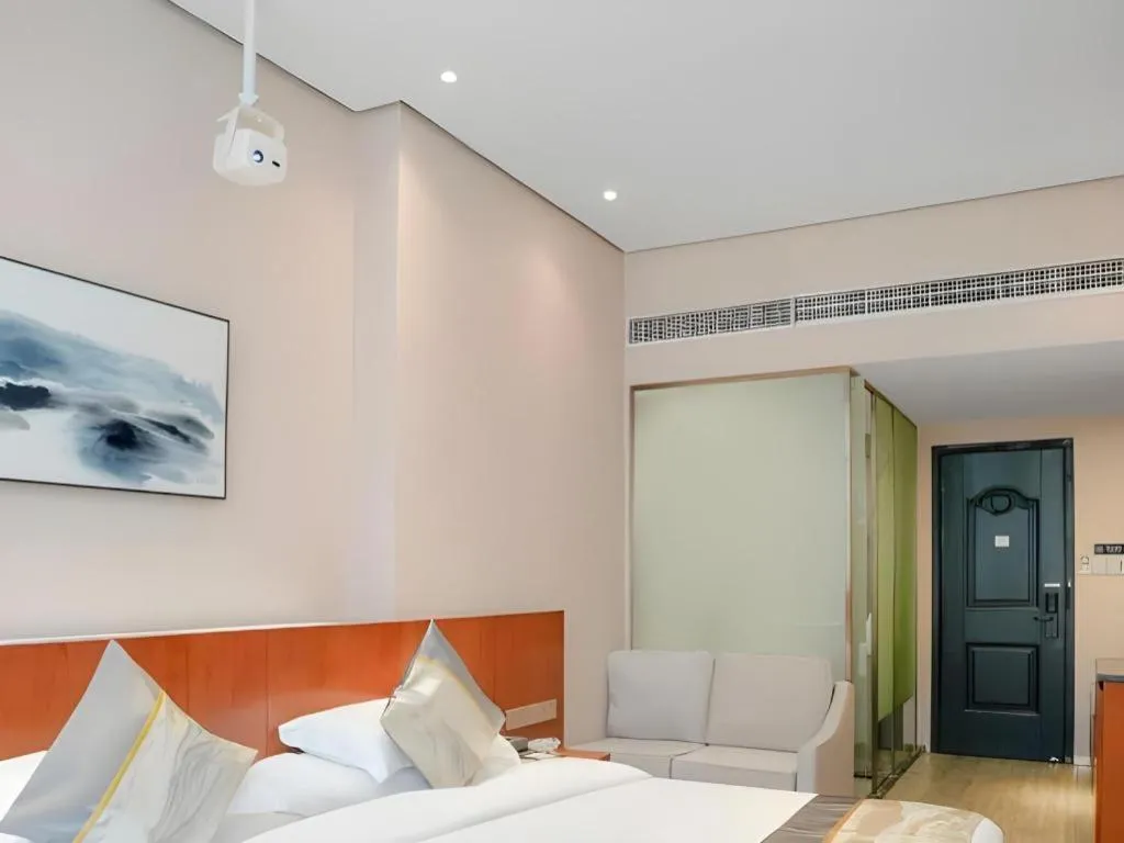 Bed in H Life Hotel (Shenzhen Sea World Branch)