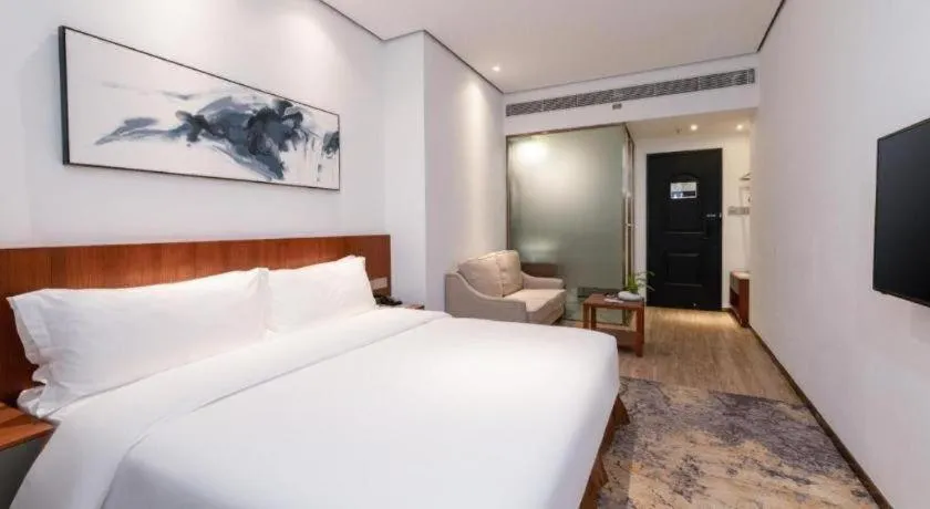 Bed in H Life Hotel (Shenzhen Sea World Branch)