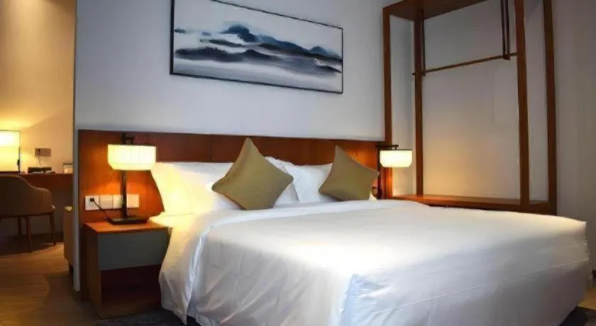 Bed in H Life Hotel (Shenzhen Sea World Branch)