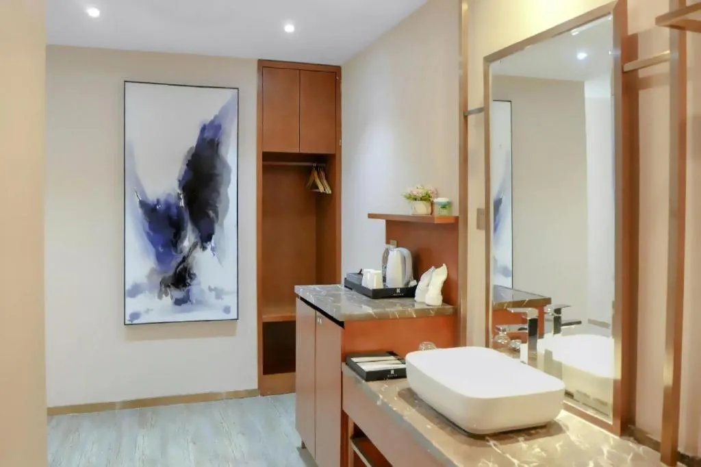 H Life Hotel (Shenzhen Sea World Branch)