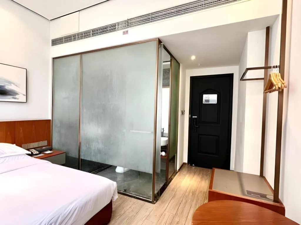 Bed in H Life Hotel (Shenzhen Sea World Branch)