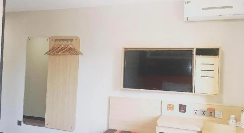 7 Days Premium JiNan Jingshi Road Qilu Children's Hospital Exhibition Center