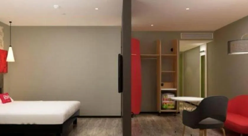 Bed in Ibis Lianyungang Guanyun County Downtown Hotel Hotel