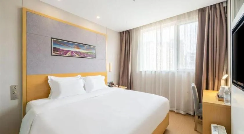 Bed in Lavande Hotel Beijing Guanganmen Lize Commercial Zone