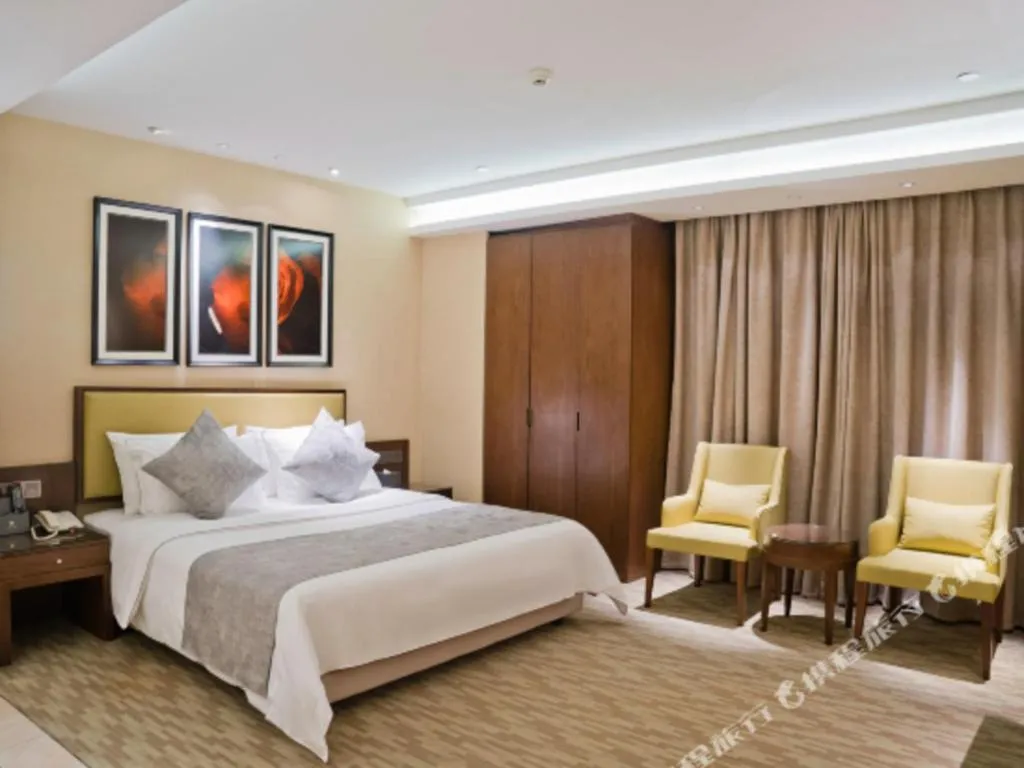 Bed in New Regent Hotel