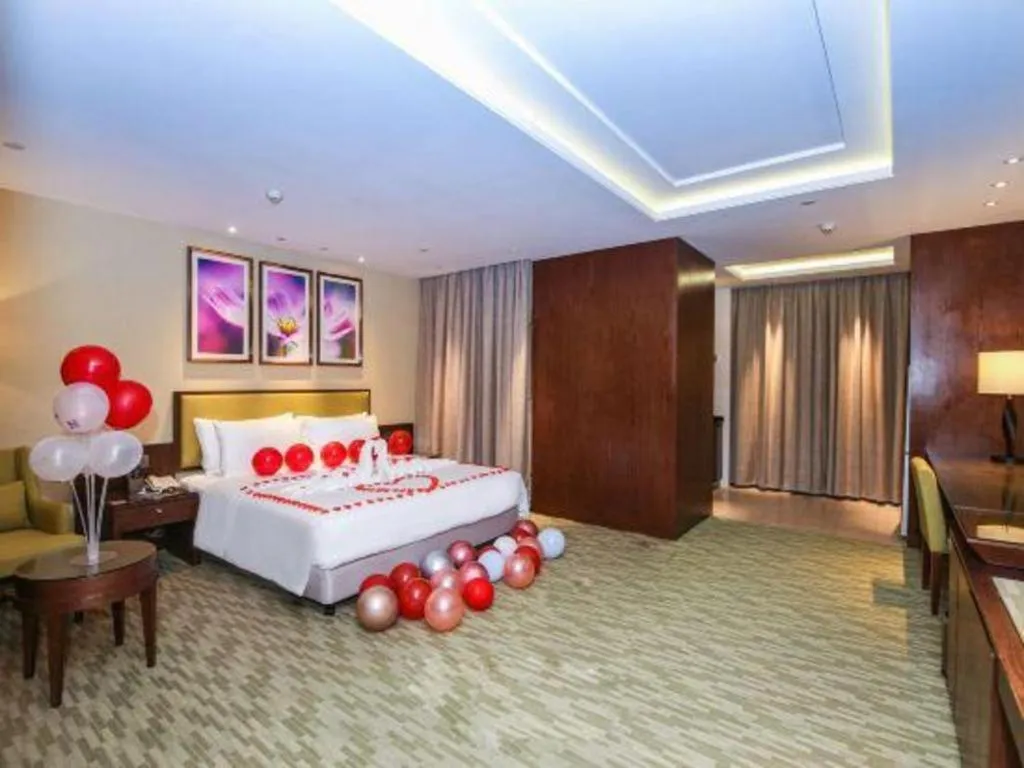 Bed in New Regent Hotel