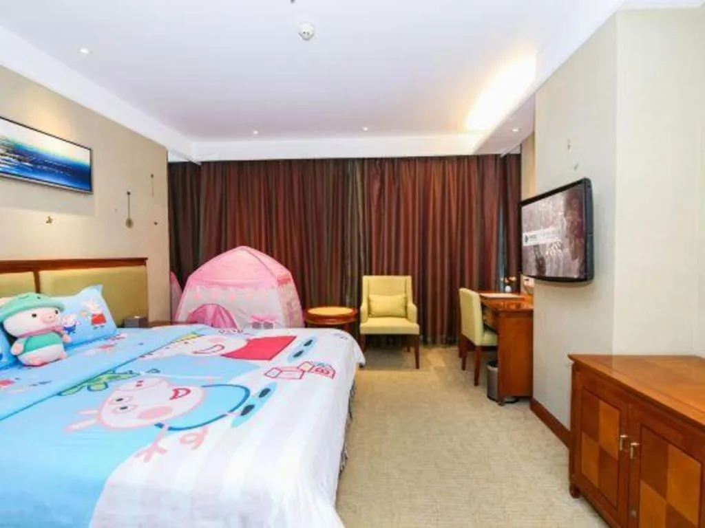 Bed in New Regent Hotel